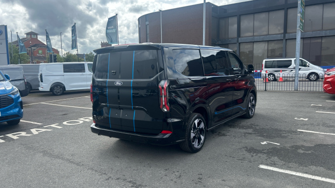 Ford Transit Custom 320 L1 Petrol Fwd 2.5 PHEV 232ps H1 Double Cab Van Sport Auto [NI] - Image 10